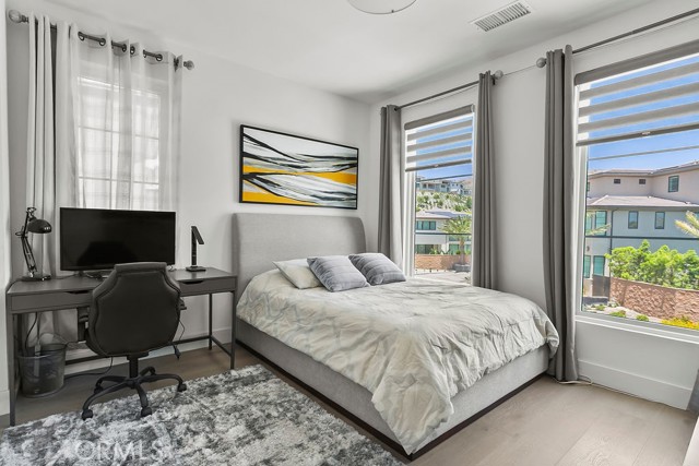 20042 W Mersey Lane, Porter Ranch CA: https://media.crmls.org/medias/6fe6781f-7c99-46c8-8100-01796f37bd6e.jpg