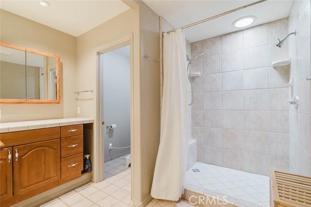 2234 East Hillcrest Drive photo 31