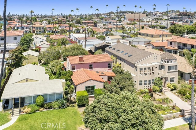 217 Avenue F, Redondo Beach, California 90277, 4 Bedrooms Bedrooms, ,2 BathroomsBathrooms,Residential,Sold,Avenue F,SB22149031