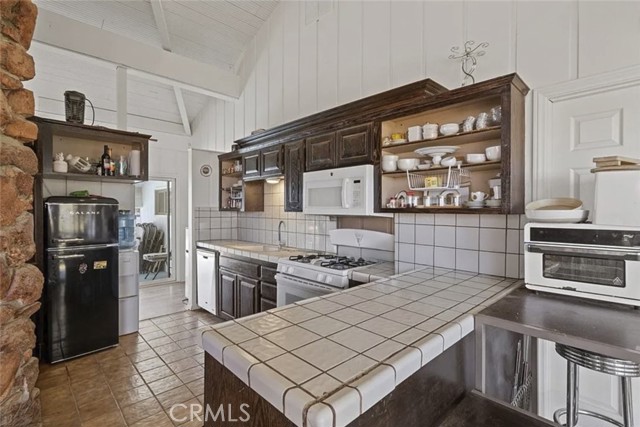 Detail Gallery Image 15 of 63 For 16822 Glenfall Ave, Palmdale,  CA 93591 - 4 Beds | 2 Baths