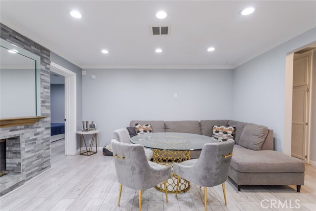 Detail Gallery Image 11 of 50 For 17242 Horace St, Granada Hills,  CA 91344 - 4 Beds | 4 Baths