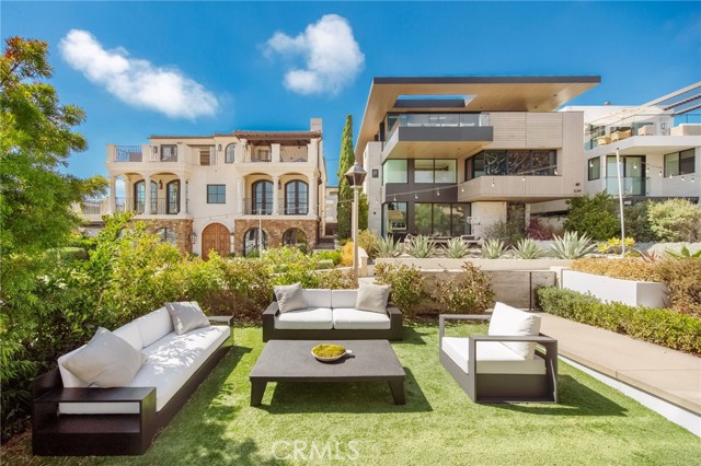 324 17th, Manhattan Beach, California 90266, 4 Bedrooms Bedrooms, 0 ,5 BathroomsBathrooms,Residential,For Sale,17th,0,SB26133569