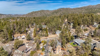 Detail Gallery Image 5 of 75 For 32455 Scandia, Running Springs,  CA 92382 - 3 Beds | 3 Baths