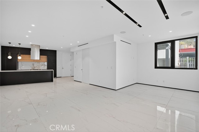 Detail Gallery Image 12 of 30 For 1253 N Sweetzer #3,  West Hollywood,  CA 90069 - 2 Beds | 2/1 Baths