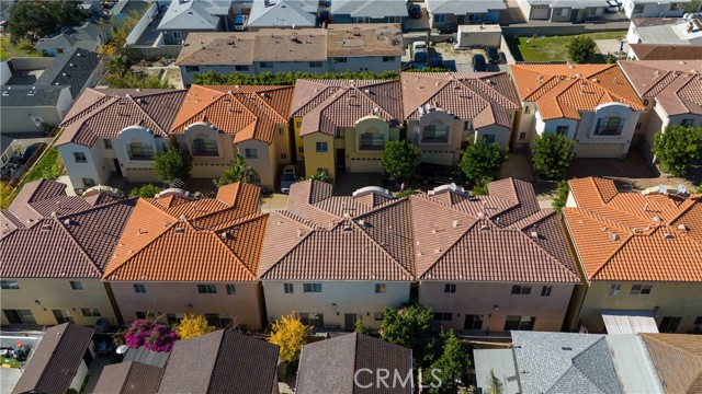 Detail Gallery Image 9 of 69 For 6920 Valmont #5,  Tujunga,  CA 91042 - 4 Beds | 3 Baths