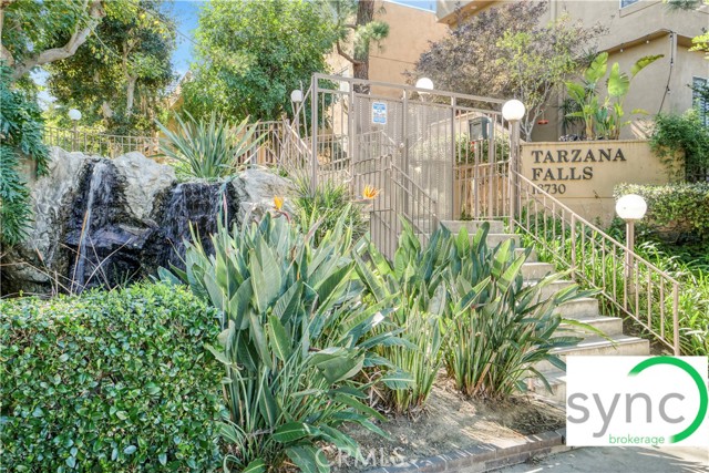 18730 Hatteras Street, Tarzana CA: https://media.crmls.org/medias/6fe87821-44d7-406c-a04e-3d80acddaead.jpg