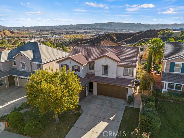 Detail Gallery Image 2 of 32 For 27938 Bridlewood Dr, Castaic,  CA 91384 - 4 Beds | 3 Baths