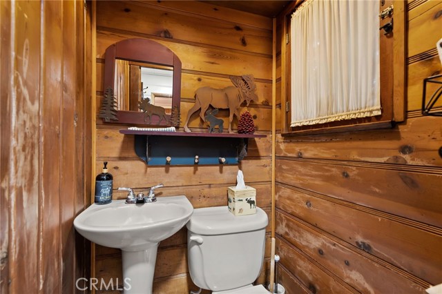 782 W Village, Crestline, CA 92325