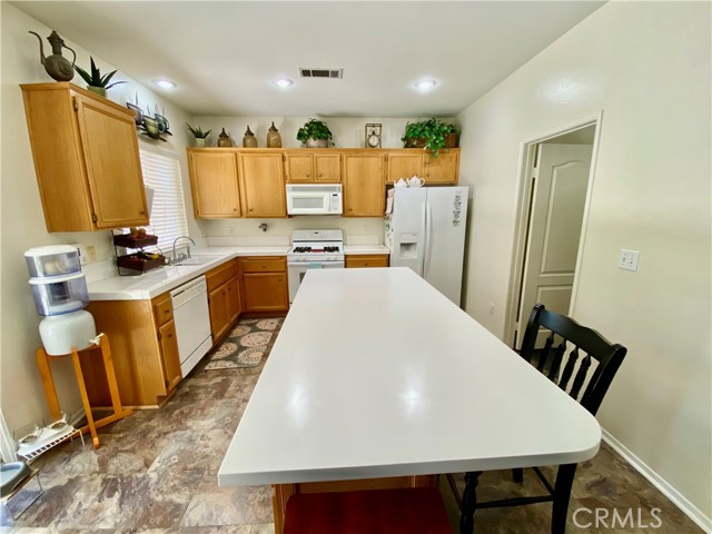 Detail Gallery Image 15 of 48 For 187 Pinewood Ct, Calimesa,  CA 92320 - 5 Beds | 3/1 Baths