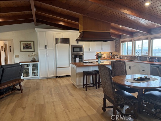 Detail Gallery Image 5 of 65 For 25565 Road 13, Chowchilla,  CA 93610 - 4 Beds | 3 Baths