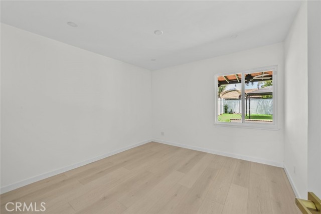 7750 Eton Avenue, Canoga Park CA: https://media.crmls.org/medias/6fea3528-2ab6-4cf5-92e1-69d4af4675bb.jpg