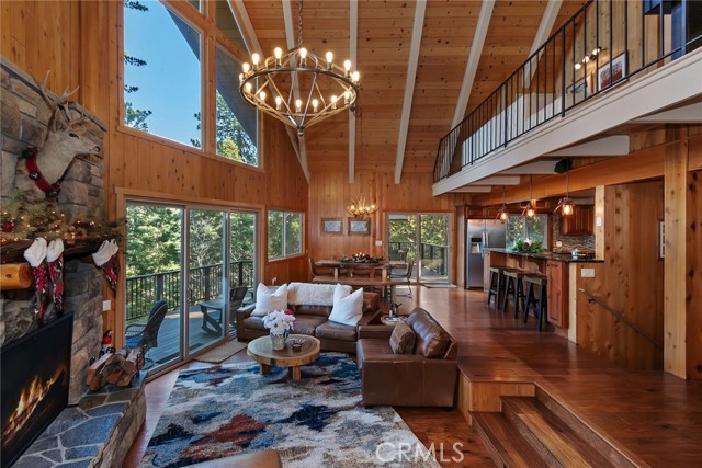 26621 Thunderbird Drive, Lake Arrowhead CA: https://media.crmls.org/medias/6fea7ff1-bb53-42b1-8f48-cc632932a0b9.jpg