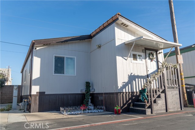 Detail Gallery Image 2 of 34 For 1410 E 6th St #30,  Corona,  CA 92879 - 3 Beds | 2 Baths