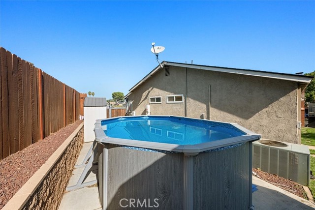 1643 Melody Circle, Corona CA: https://media.crmls.org/medias/6feb986e-98d8-4b8c-a566-82ecc123a958.jpg