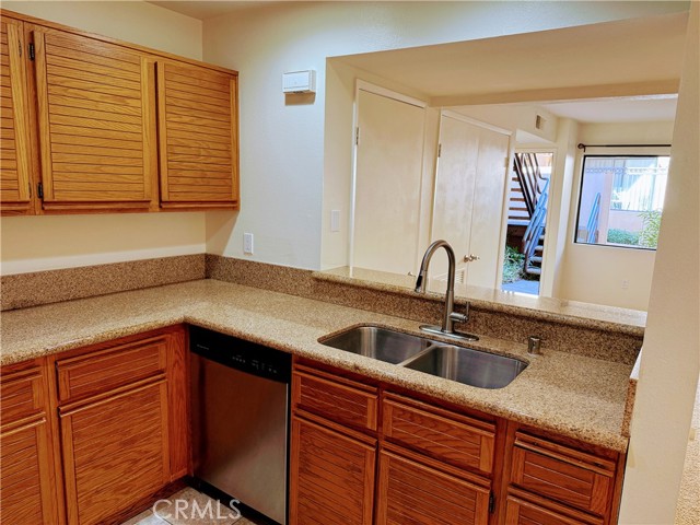 Detail Gallery Image 3 of 16 For 25671 Le Parc #85,  Lake Forest,  CA 92630 - 2 Beds | 1 Baths