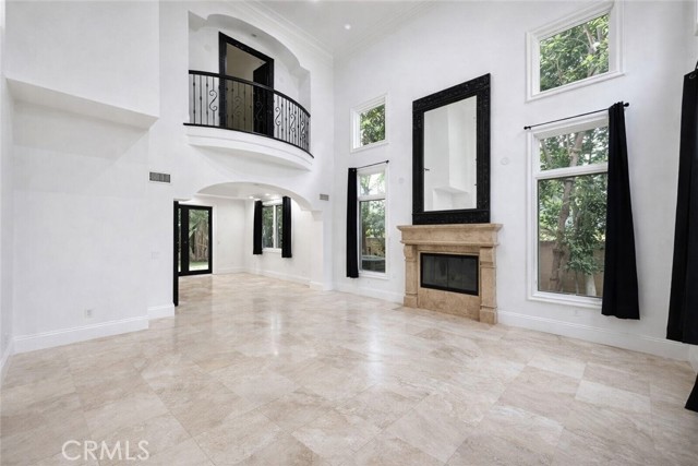 Detail Gallery Image 10 of 17 For 258 Santa Isabel Ave, Costa Mesa,  CA 92627 - 5 Beds | 5/1 Baths