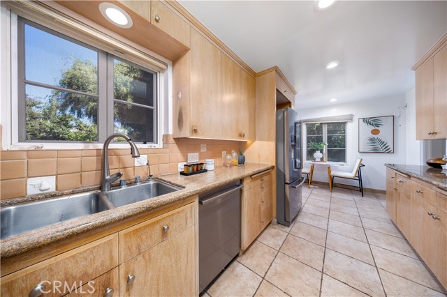 2175 Roanoke Road, San Marino CA: https://media.crmls.org/medias/6fee6e3c-2413-48eb-8d83-76193cba32db.jpg