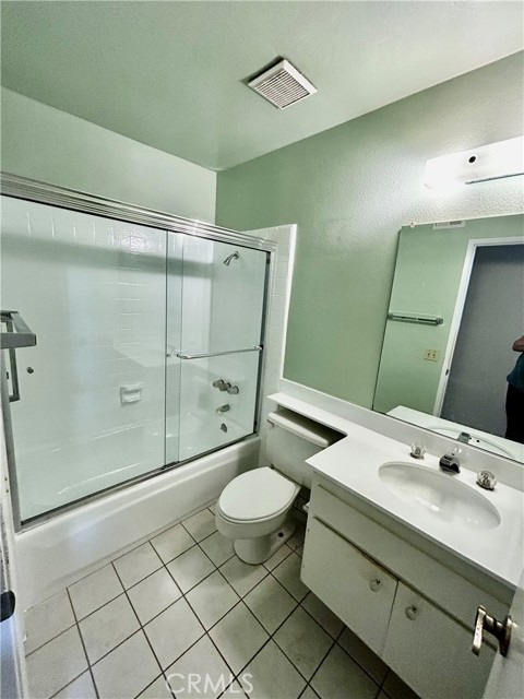 Detail Gallery Image 11 of 21 For 5941 E Camino Correr, Anaheim,  CA 92807 - 3 Beds | 2 Baths