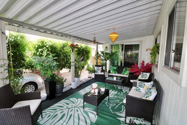 731 Glenlake Drive, Placentia CA: https://media.crmls.org/medias/6ff01efe-5a79-4f26-ba52-6173f93efca9.jpg