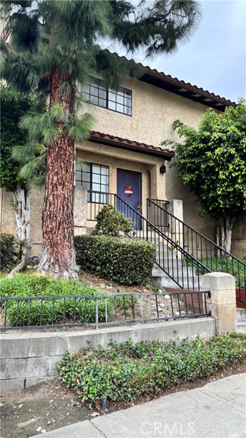 Detail Gallery Image 2 of 3 For 121 W 9th #25,  Azusa,  CA 91702 - 2 Beds | 2 Baths