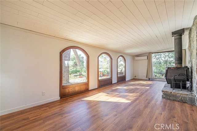 Detail Gallery Image 9 of 34 For 4819 Columbia Way, Lancaster,  CA 93536 - 2 Beds | 1/1 Baths