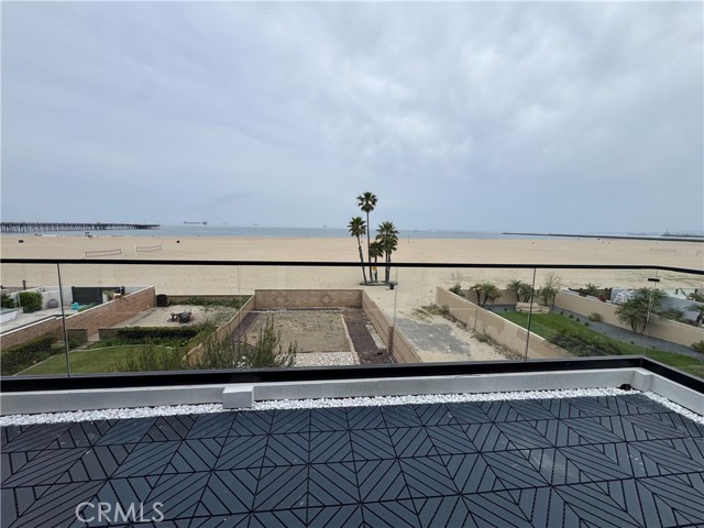 Detail Gallery Image 9 of 12 For 600 Ocean, Seal Beach,  CA 90740 - 4 Beds | 4 Baths