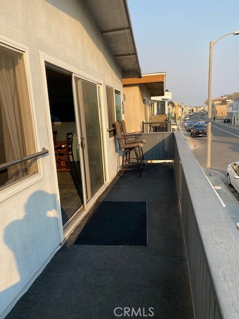 4704 Seashore Drive, Newport Beach CA: https://media.crmls.org/medias/6ff1942a-27c1-4219-86ae-d7e5cf955caa.jpg