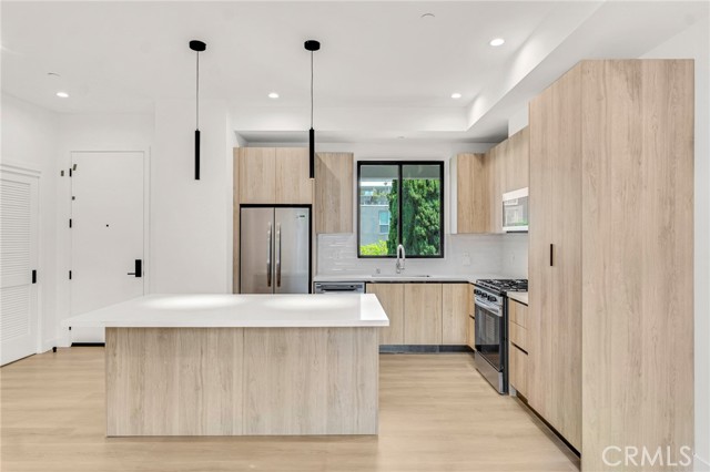 848 N. Hayworth, West Hollywood CA: https://media.crmls.org/medias/6ff1ff8d-14ca-40cf-a027-a7eefde73ee1.jpg