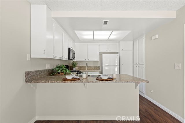 Detail Gallery Image 12 of 36 For 16962 Westwood Ln #19,  Huntington Beach,  CA 92647 - 3 Beds | 2/1 Baths