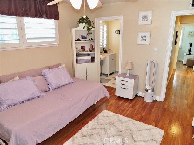 Image 29 of 43 For 6151 Wentworth