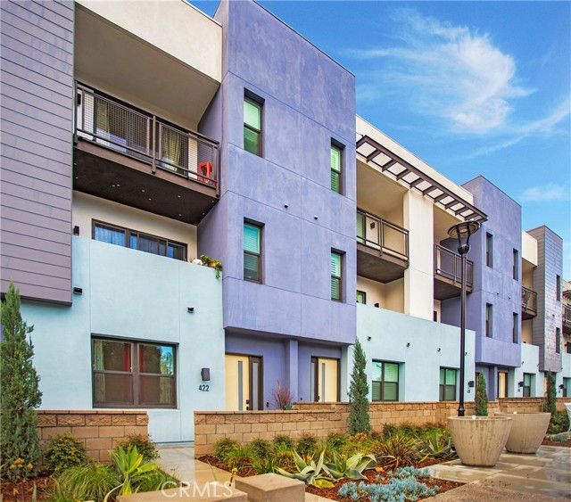 Detail Gallery Image 1 of 36 For 422 W Central Ave, Brea,  CA 92821 - 4 Beds | 3/1 Baths