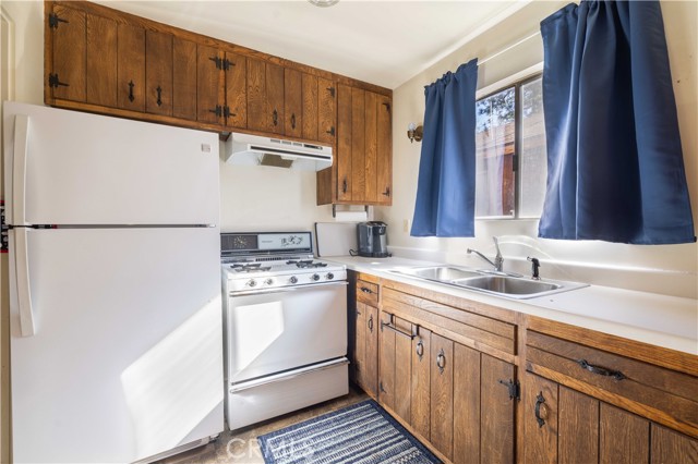 Detail Gallery Image 8 of 14 For 269 Imperial, Sugarloaf,  CA 92386 - 1 Beds | 1 Baths