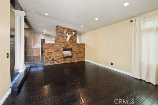 15455 Glenoaks Boulevard, 67 photo 4