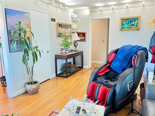 Detail Gallery Image 5 of 15 For 13163 E Branford St, Arleta,  CA 91331 - 2 Beds | 1 Baths