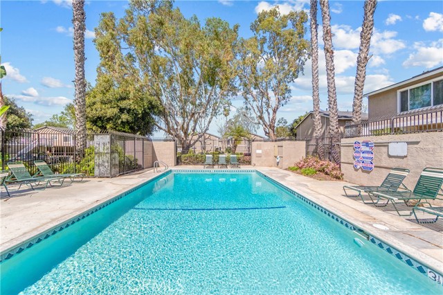 Detail Gallery Image 38 of 41 For 17653 Brittany Lane #91,  Huntington Beach,  CA 92647 - 3 Beds | 1/1 Baths