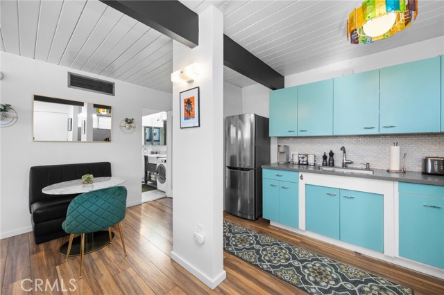 Image 6 of 41 For 1111 Palm Canyon Drive 202