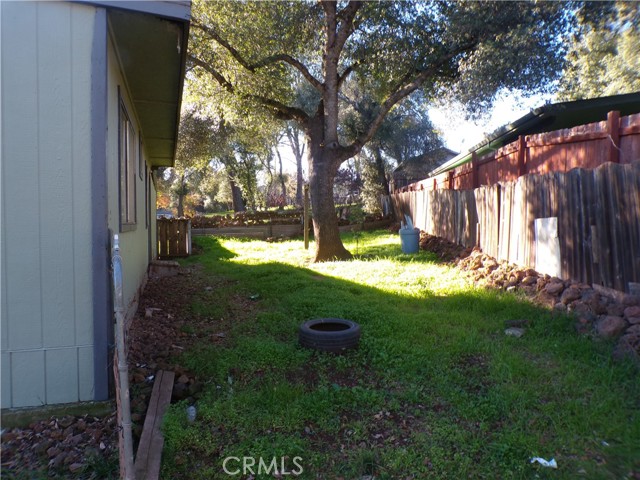 Detail Gallery Image 4 of 6 For 14360 Woodland, Clearlake,  CA 95422 - 2 Beds | 1 Baths