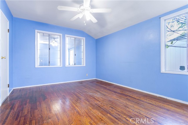 Detail Gallery Image 23 of 74 For 9826 Columbus, North Hills,  CA 91343 - 7 Beds | 5/1 Baths