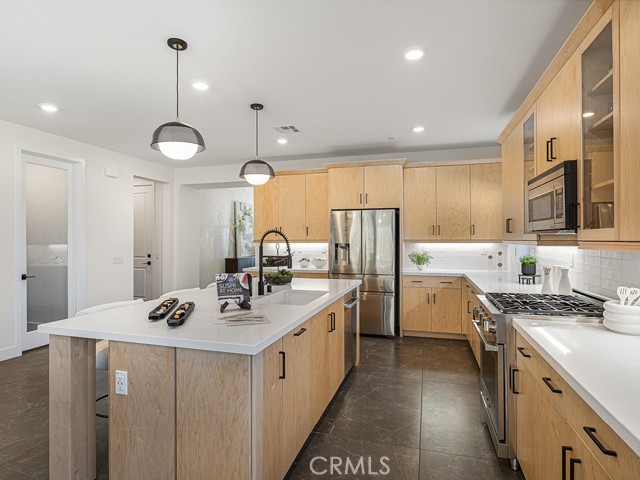 Detail Gallery Image 27 of 37 For 28904 Saddle Cir, Castaic,  CA 91384 - 3 Beds | 3 Baths