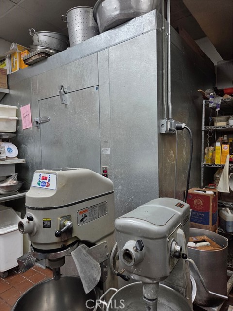 120 N San Gabriel Boulevard, San Gabriel CA: https://media.crmls.org/medias/6ff9f8b2-5b4b-4f32-a973-222056a69af9.jpg