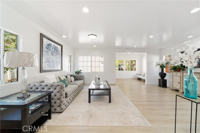 Detail Gallery Image 4 of 19 For 347 Stedman Pl, Monrovia,  CA 91016 - 3 Beds | 3 Baths