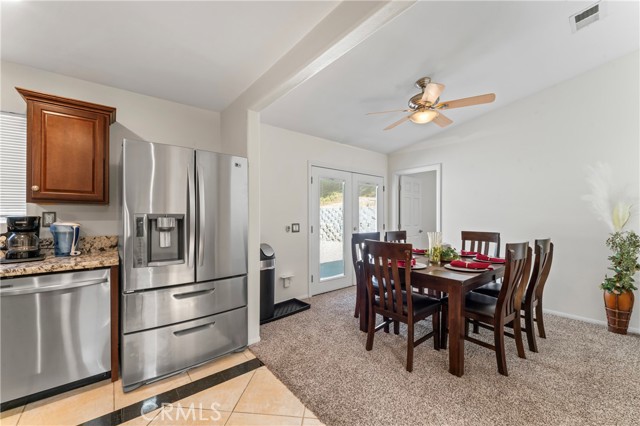 Detail Gallery Image 12 of 44 For 27932 Calypso Ln, Canyon Country,  CA 91351 - 4 Beds | 2 Baths