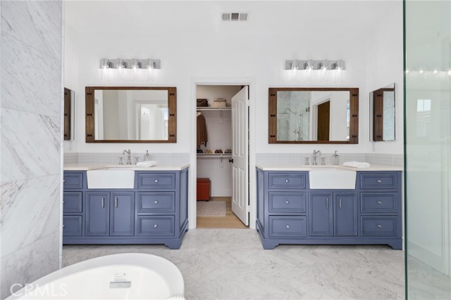 24229 La Montura Drive, Valencia CA: https://media.crmls.org/medias/6ffac34f-713f-43ef-9b5a-143f8091daa0.jpg
