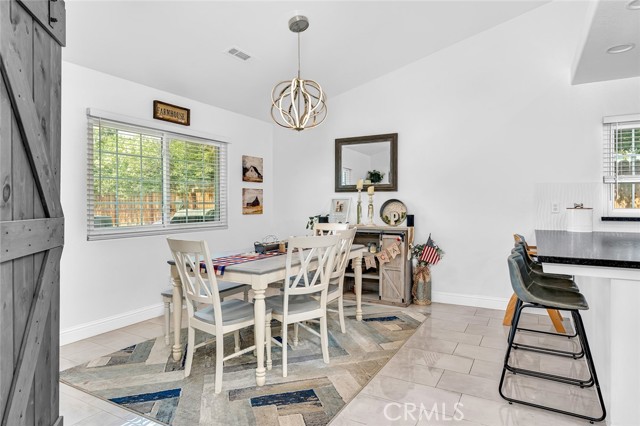 29578 Diane Way, Madera CA: https://media.crmls.org/medias/6ffb578c-ff20-48a4-985c-3d6dc538b72c.jpg