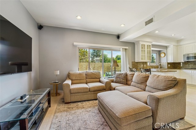 2748 Texas Avenue, Simi Valley CA: https://media.crmls.org/medias/6ffbc242-9aef-4104-ad31-c97683e19603.jpg