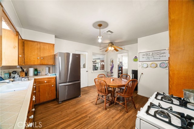 1830 E Victoria Avenue, San Bernardino CA: https://media.crmls.org/medias/6ffbd479-ef26-477f-99dd-b6193dcb5a60.jpg