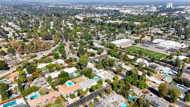 Detail Gallery Image 19 of 19 For 22555 Califa St, Woodland Hills,  CA 91367 - 6 Beds | 7 Baths