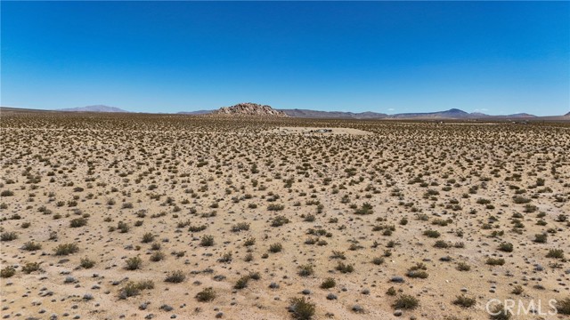 Detail Gallery Image 6 of 11 For 727 Harrod, Lucerne Valley,  CA 92356 - – Beds | – Baths