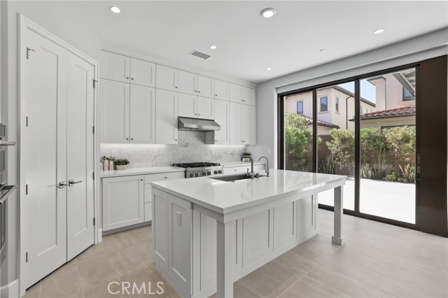 211 Fiore, Irvine CA: https://media.crmls.org/medias/6ffdecd1-1fc0-45cd-abc1-3346c9b13868.jpg