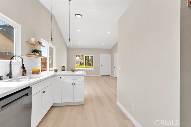 14463 Birchwood Drive, Hesperia CA: https://media.crmls.org/medias/6ffe6197-81e7-446b-b46e-bd0c3c4bad5b.jpg